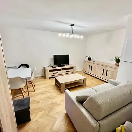 Apartment Le Sept Avec Parking, Transfert